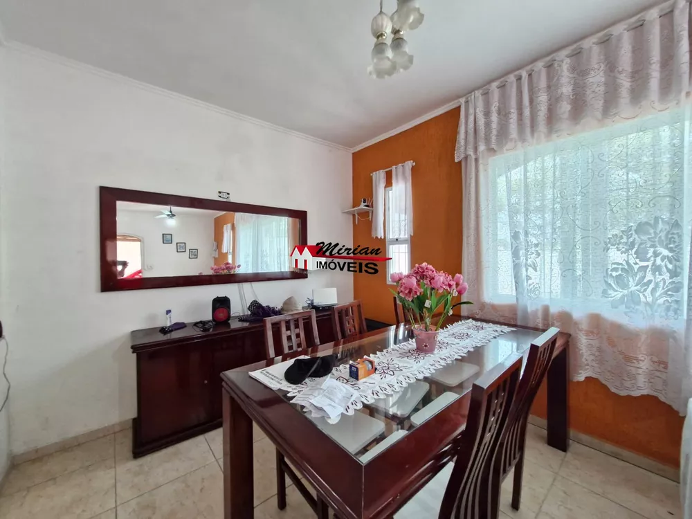 Casa à venda com 3 quartos, 130m² - Foto 2