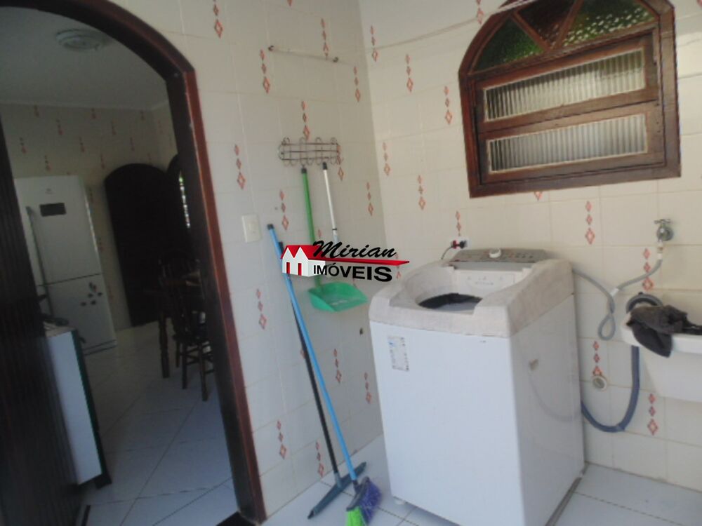 Casa à venda com 4 quartos, 200m² - Foto 16