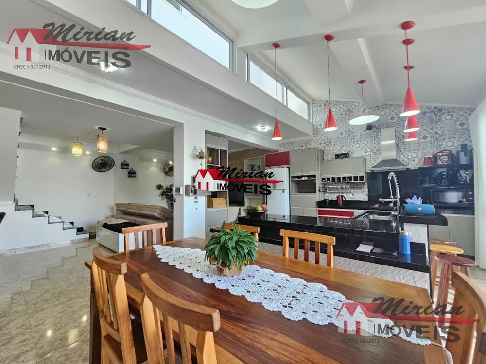Sobrado, 3 quartos, 250 m² - Foto 1