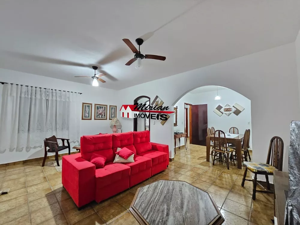 Casa à venda com 2 quartos, 161m² - Foto 2