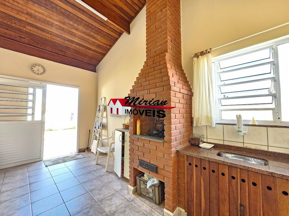 Casa à venda com 3 quartos, 160m² - Foto 3