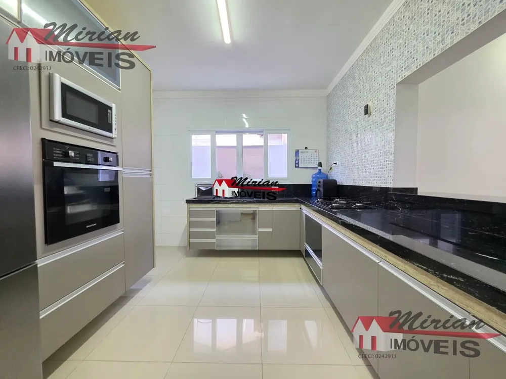 Casa, 3 quartos, 250 m² - Foto 2