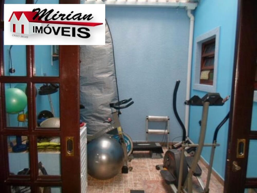 Casa à venda com 3 quartos, 250m² - Foto 2