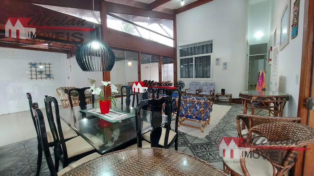 Casa, 4 quartos, 250 m² - Foto 2