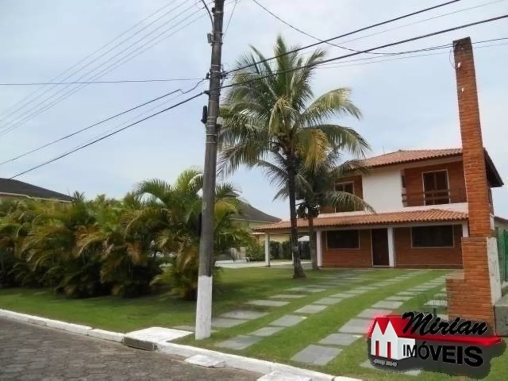 Casa de Condomínio à venda com 4 quartos, 300m² - Foto 1