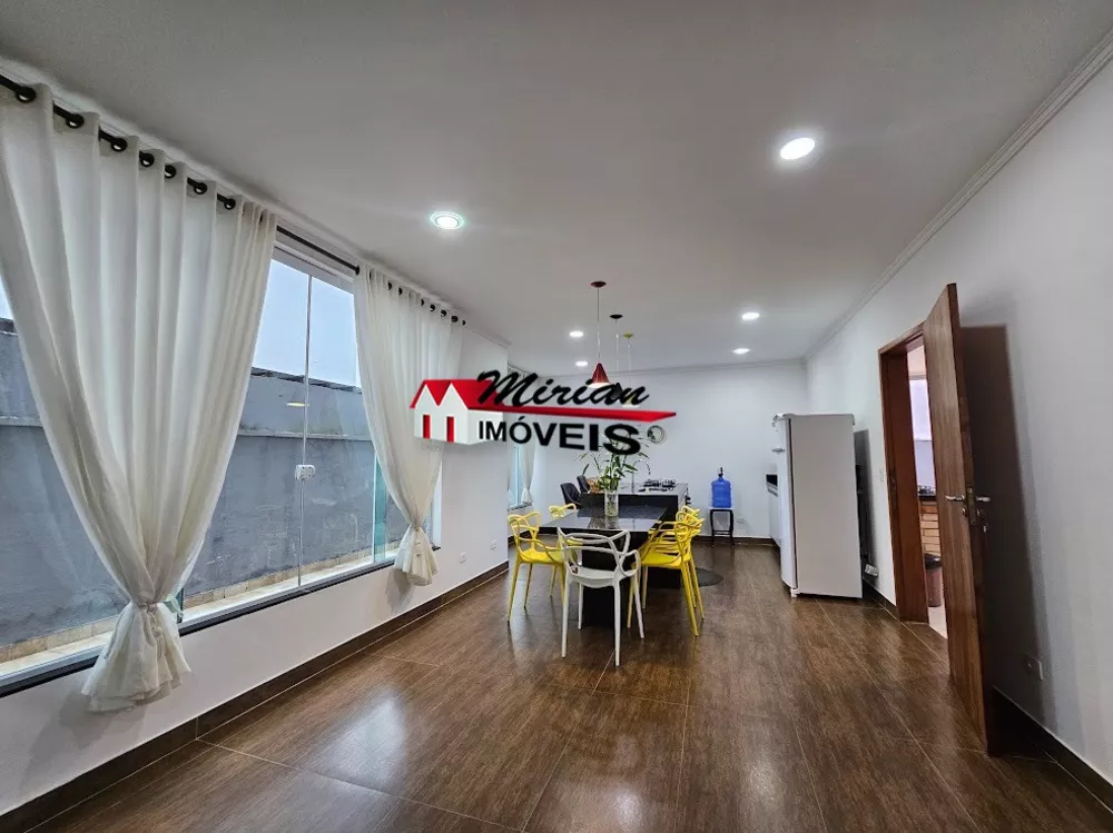 Casa de Condomínio à venda com 4 quartos, 240m² - Foto 4