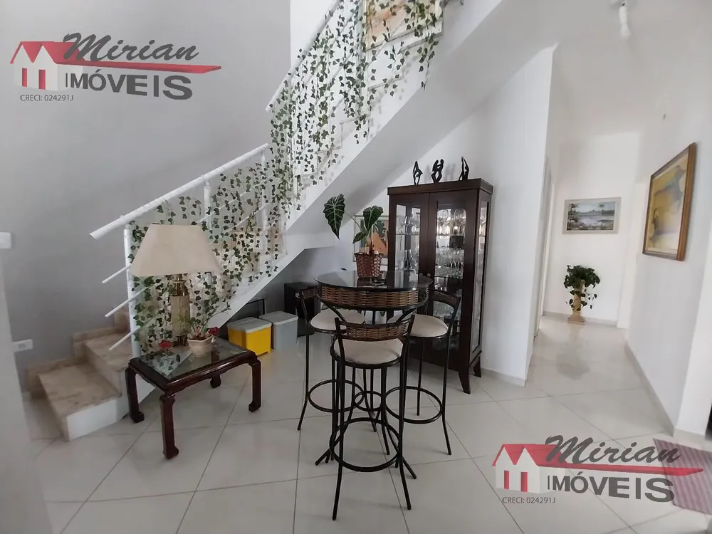 Casa, 5 quartos, 250 m² - Foto 1