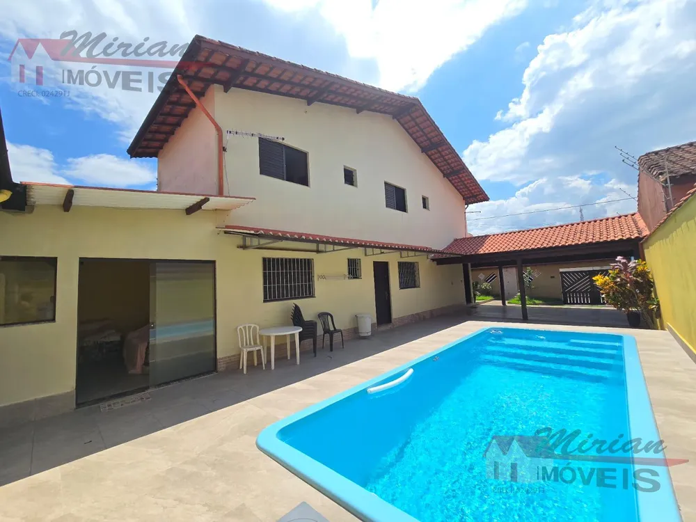 Casa, 5 quartos, 210 m² - Foto 1