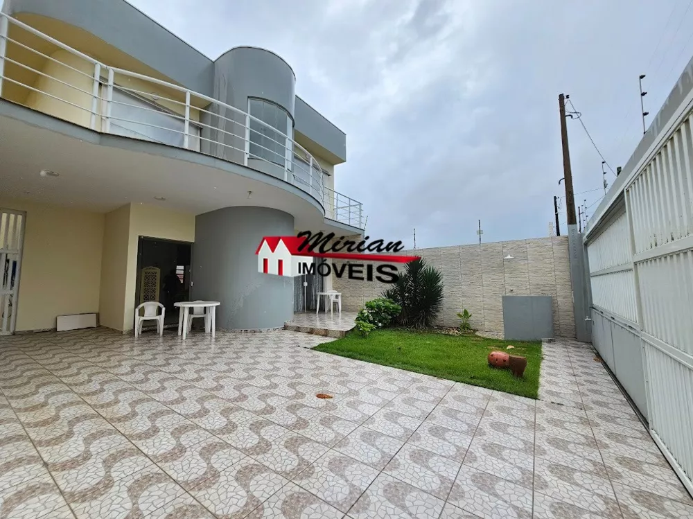 Sobrado à venda com 3 quartos, 300m² - Foto 1