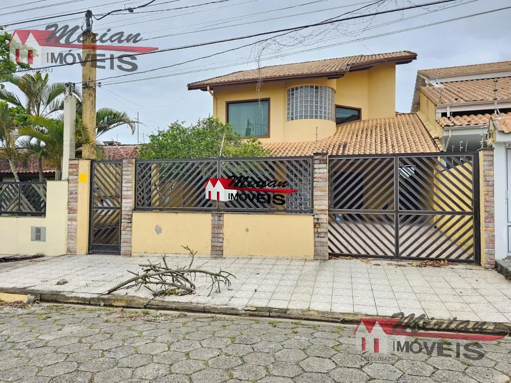 Sobrado, 3 quartos, 299 m² - Foto 1