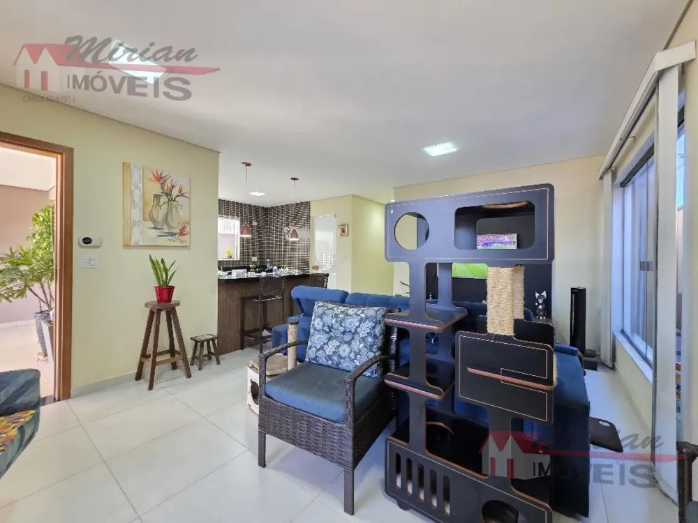 Casa, 3 quartos, 250 m² - Foto 4