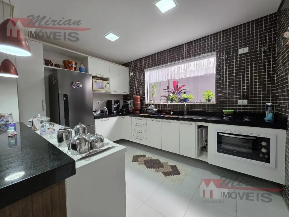 Casa, 3 quartos, 250 m² - Foto 2