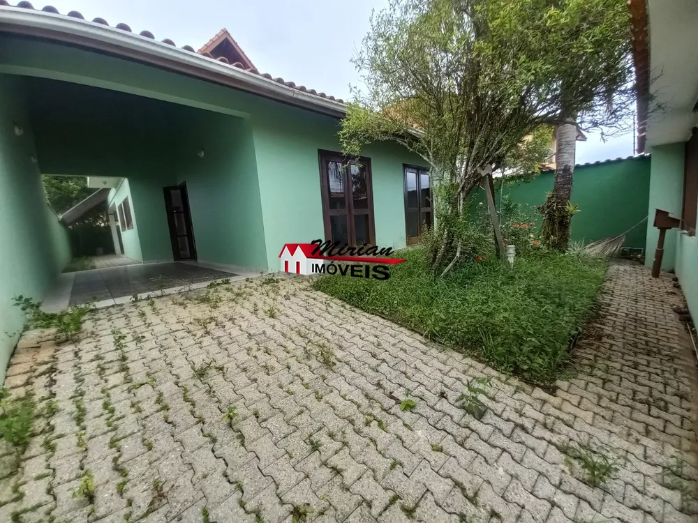 Sobrado à venda com 3 quartos, 250m² - Foto 1