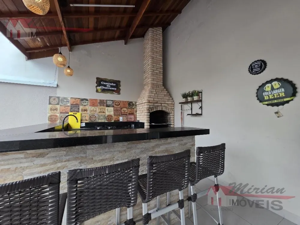 Casa, 4 quartos, 250 m² - Foto 1