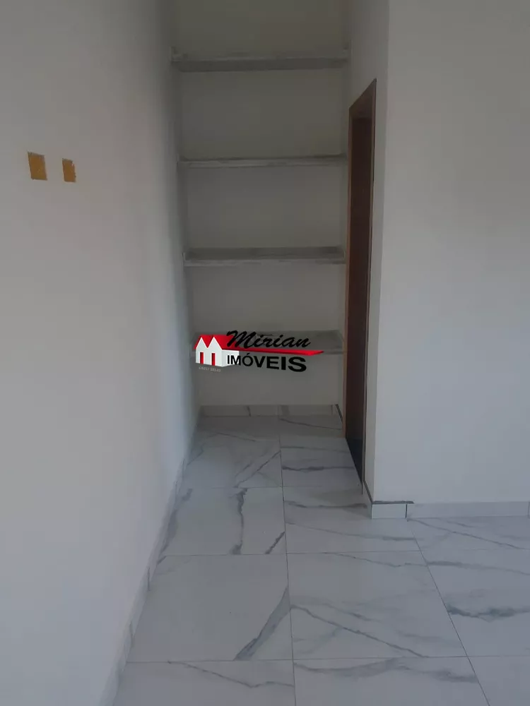 Casa à venda com 2 quartos, 80m² - Foto 4