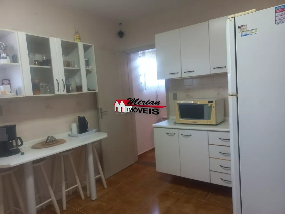 Casa à venda com 3 quartos, 194m² - Foto 15