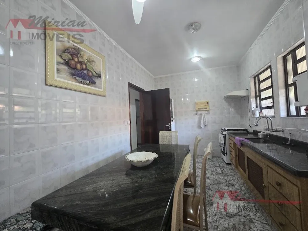 Casa, 4 quartos, 264 m² - Foto 3