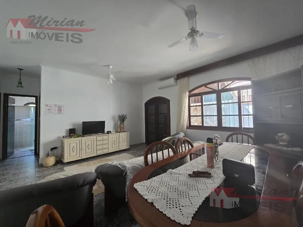 Casa, 4 quartos, 264 m² - Foto 1