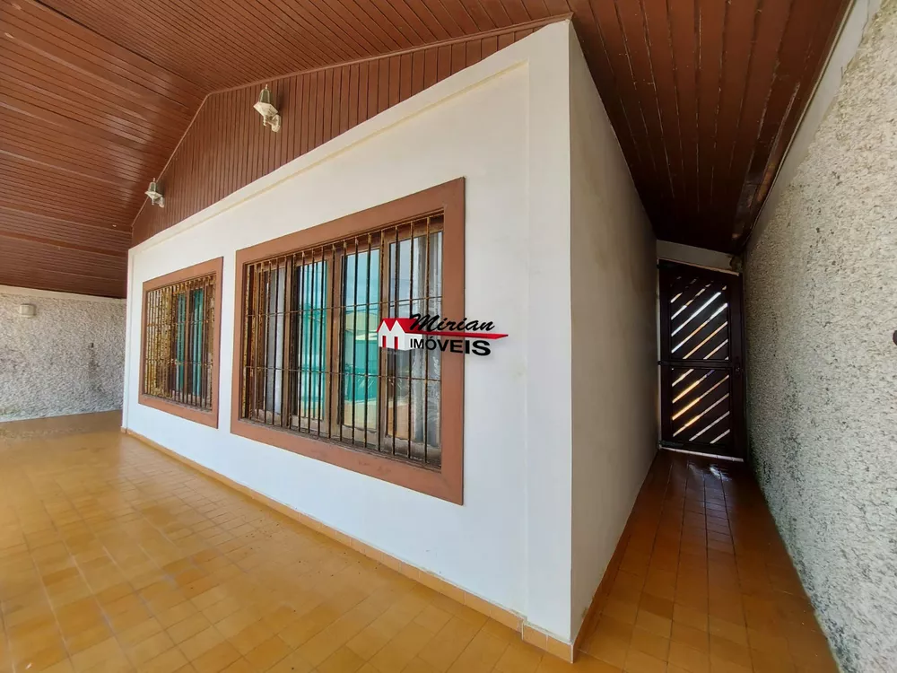 Casa à venda com 3 quartos, 140m² - Foto 2