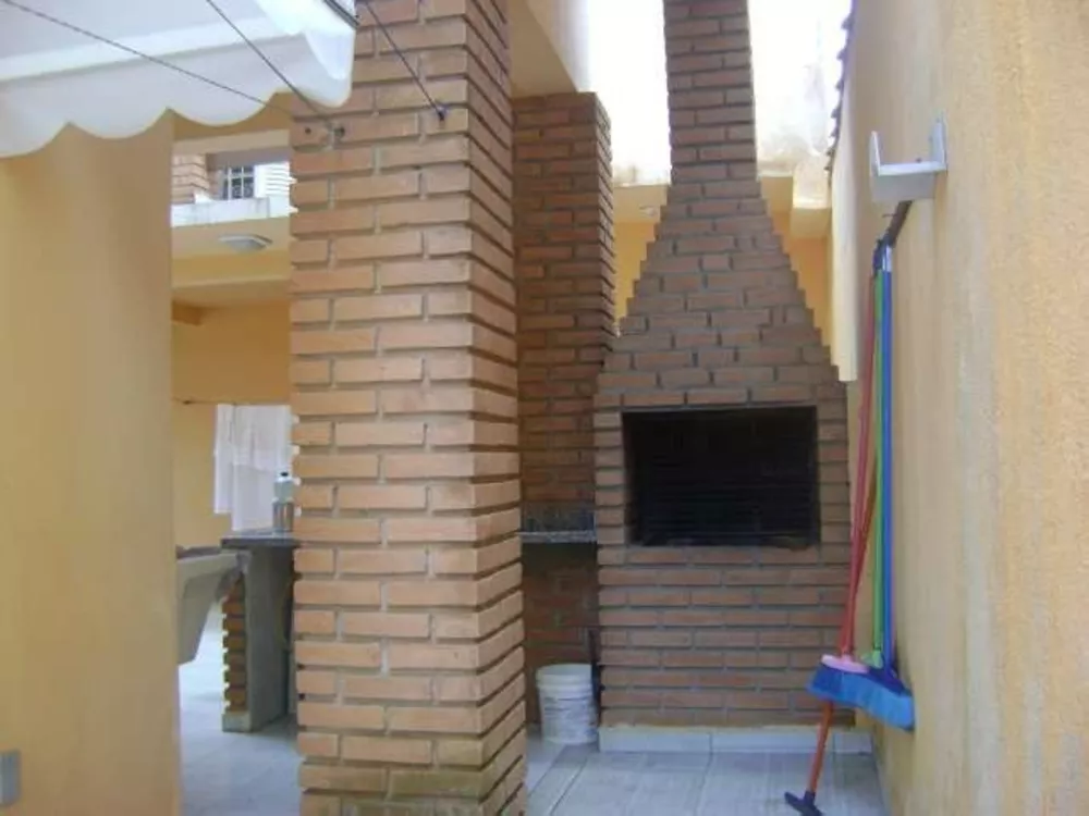 Sobrado à venda com 3 quartos, 180m² - Foto 2