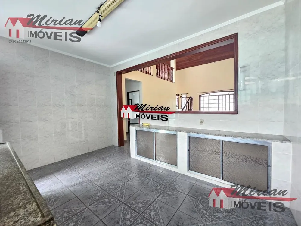 Sobrado, 3 quartos, 342 m² - Foto 1