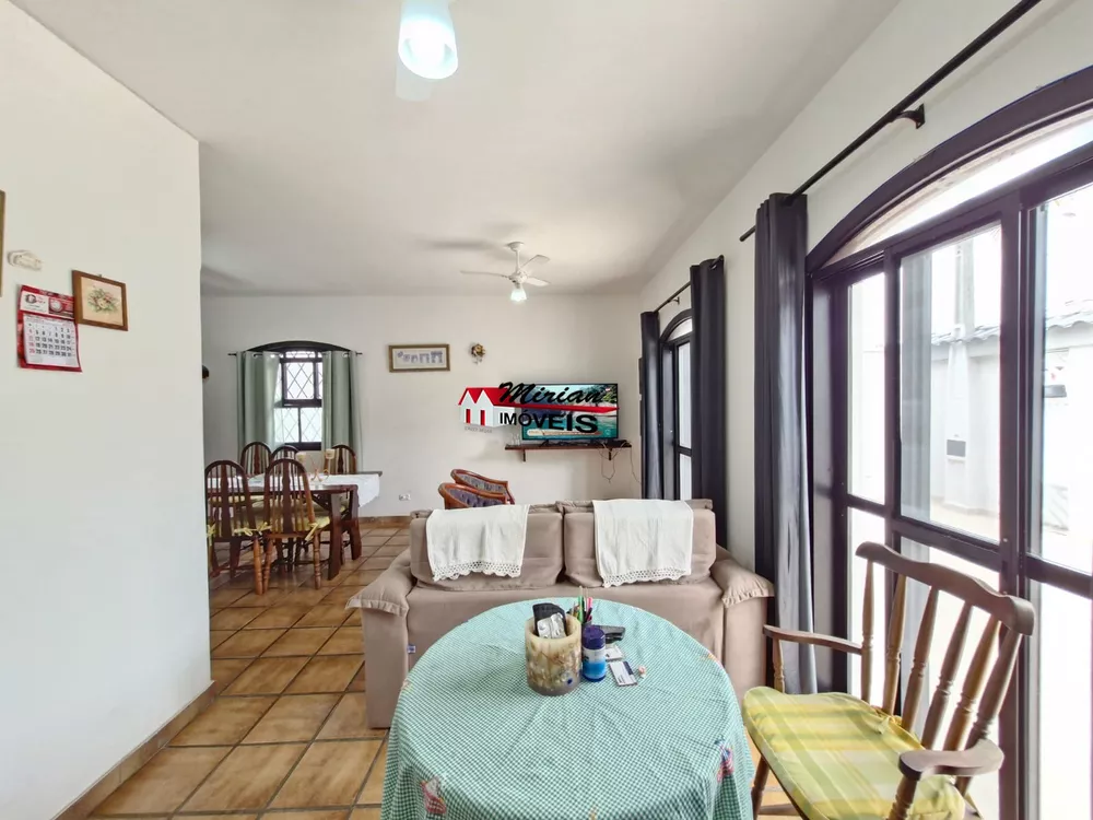 Casa à venda com 5 quartos, 270m² - Foto 3