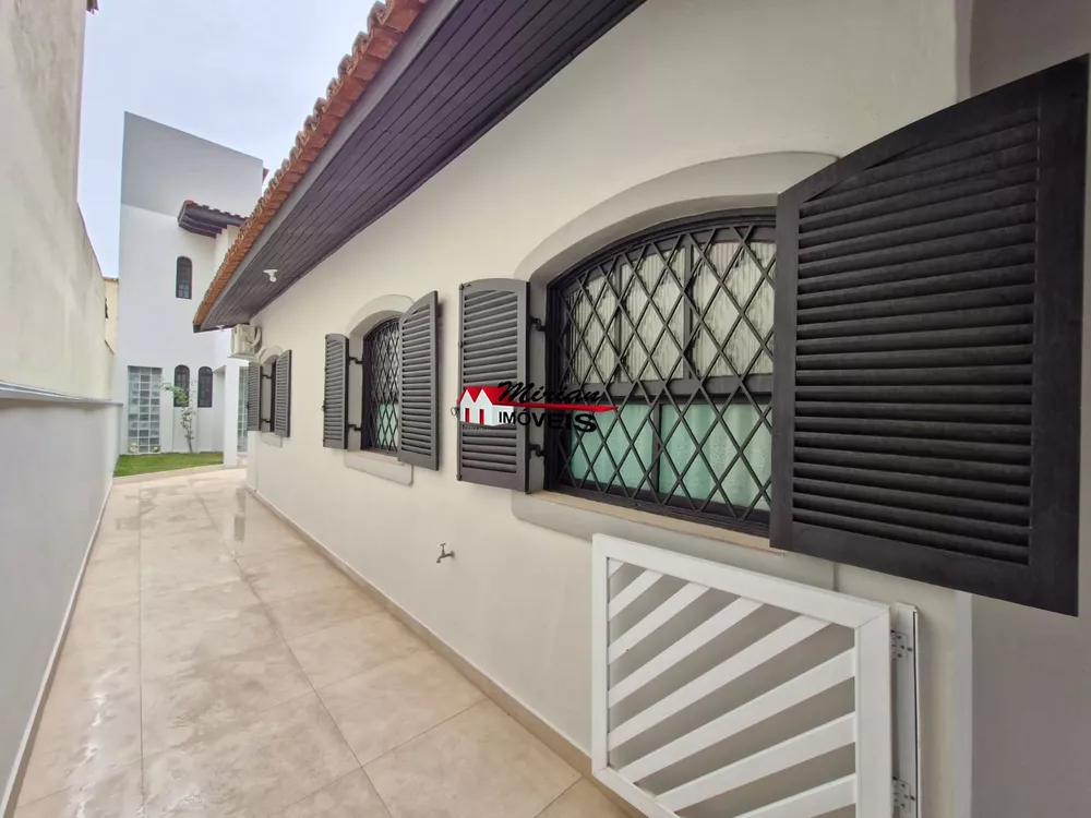 Casa à venda com 5 quartos, 270m² - Foto 6
