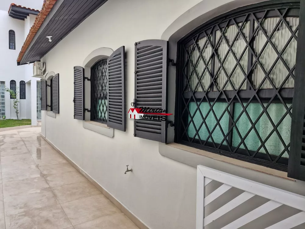 Casa à venda com 5 quartos, 270m² - Foto 4