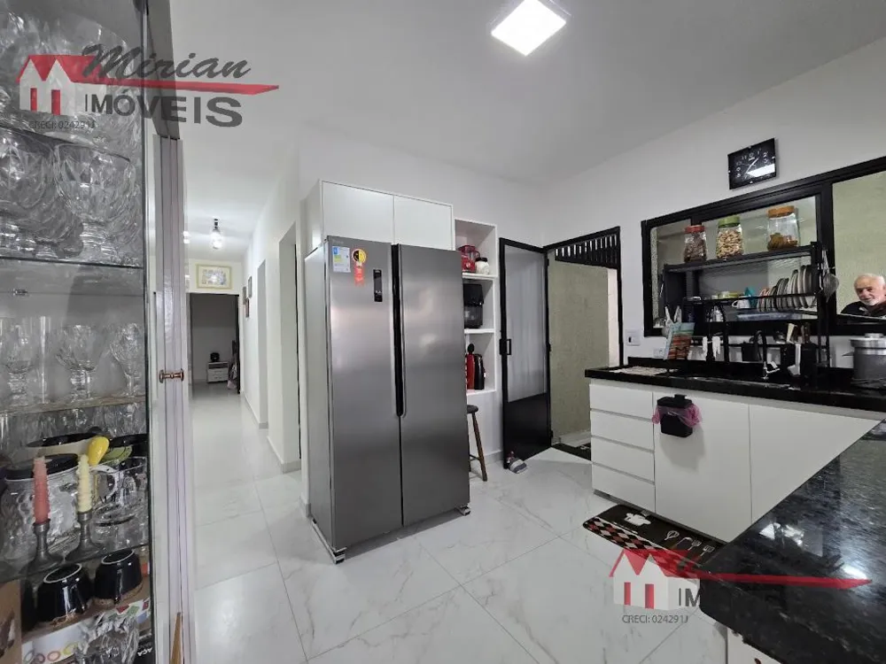 Casa, 3 quartos, 180 m² - Foto 2