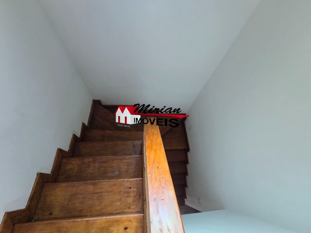 Sobrado à venda com 4 quartos, 254m² - Foto 2