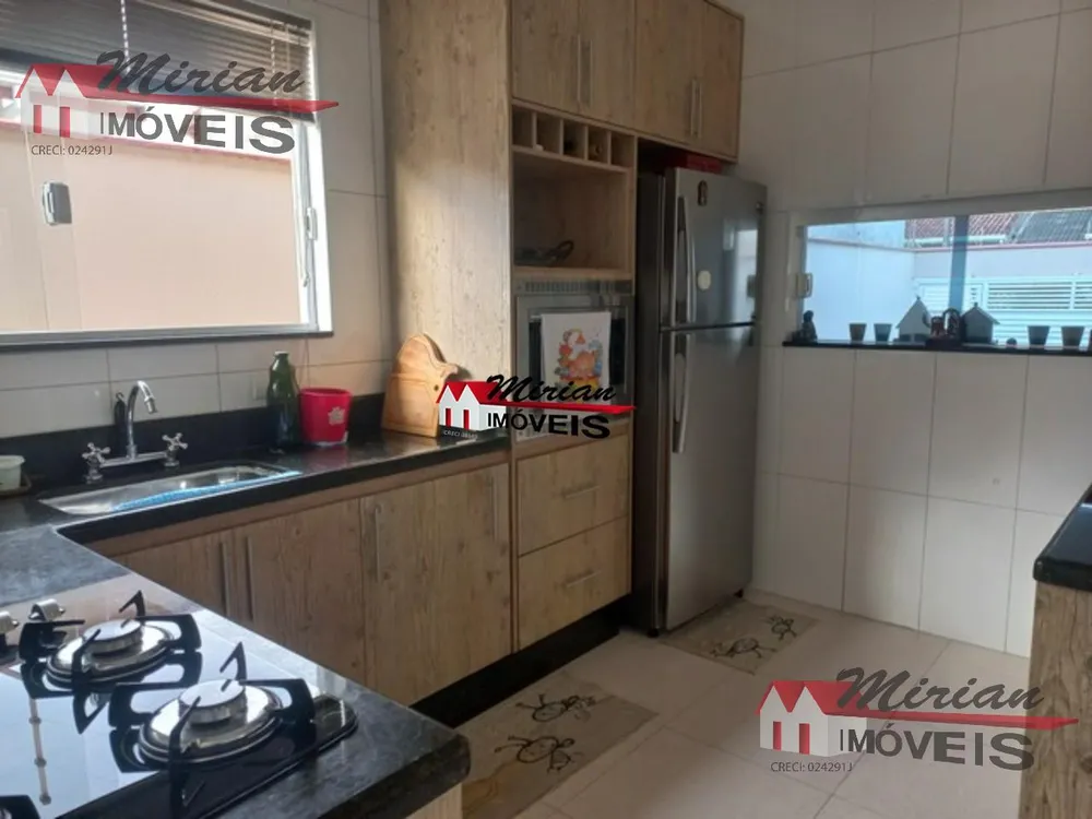 Casa, 3 quartos, 250 m² - Foto 11