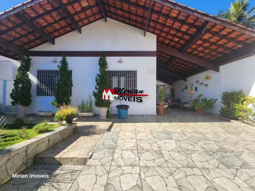 Casa à venda com 3 quartos, 188m² - Foto 1