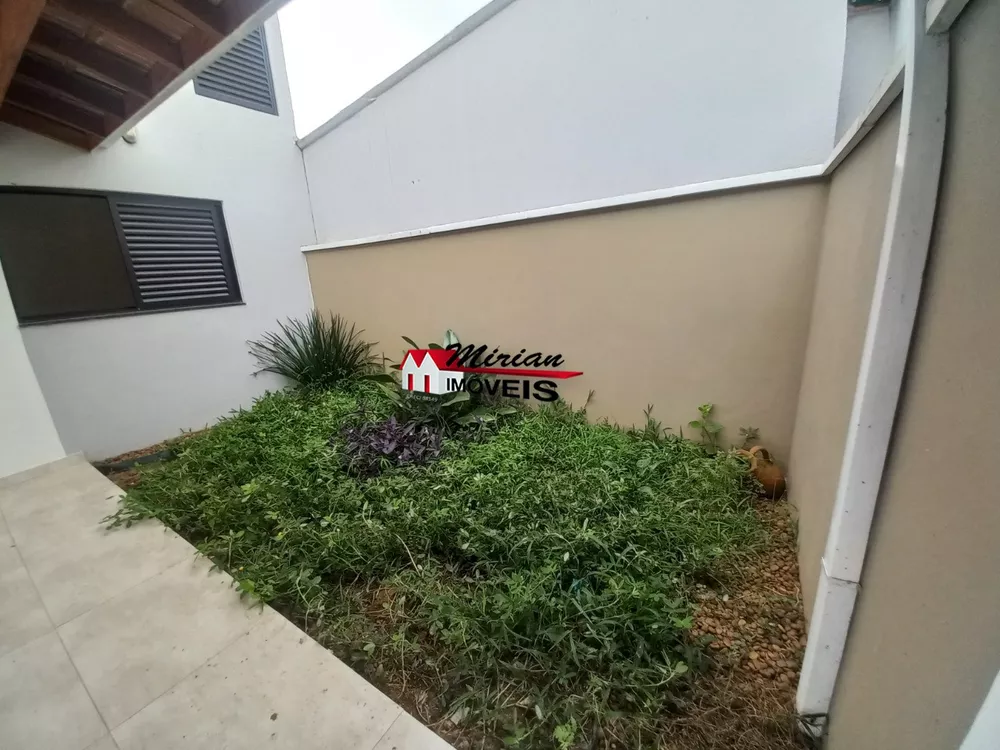 Casa à venda com 2 quartos, 81m² - Foto 3