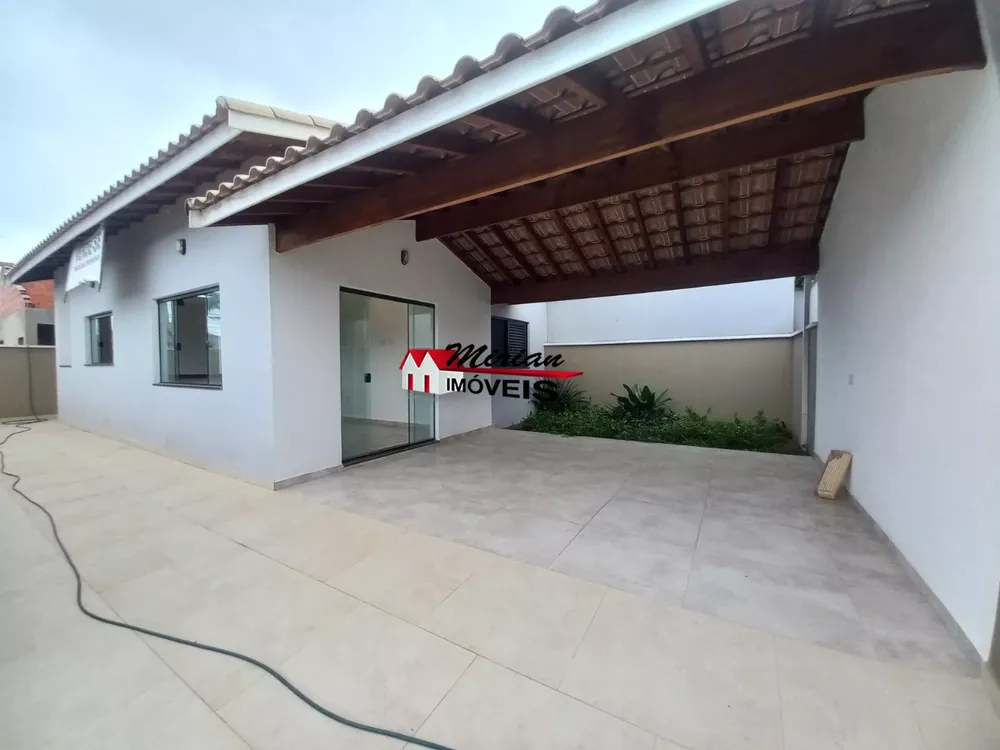 Casa à venda com 2 quartos, 81m² - Foto 1