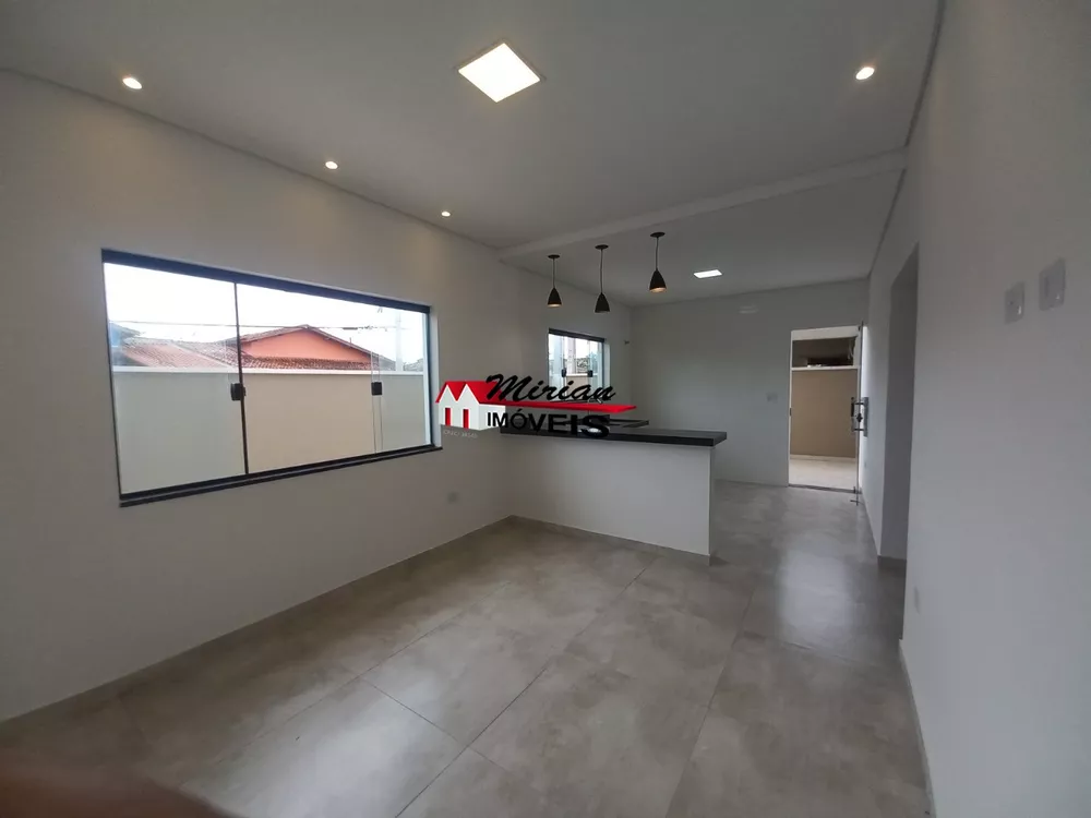 Casa à venda com 2 quartos, 81m² - Foto 4