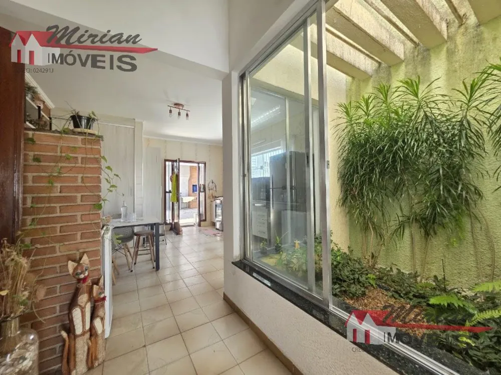 Casa, 3 quartos, 300 m² - Foto 1