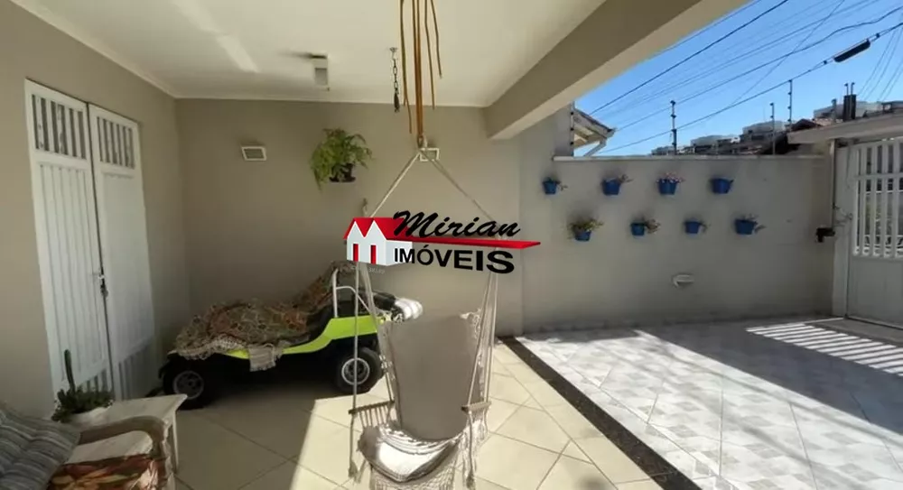 Sobrado à venda com 4 quartos, 190m² - Foto 4