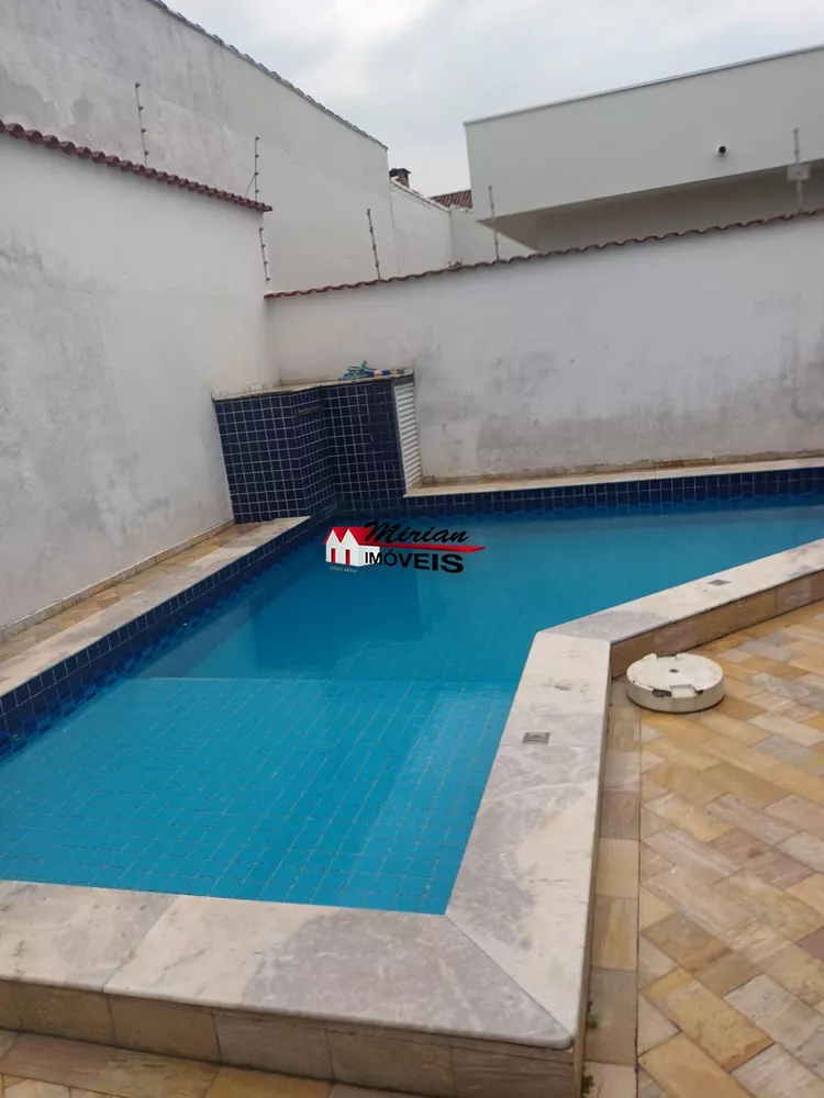 Casa à venda com 3 quartos, 500m² - Foto 1