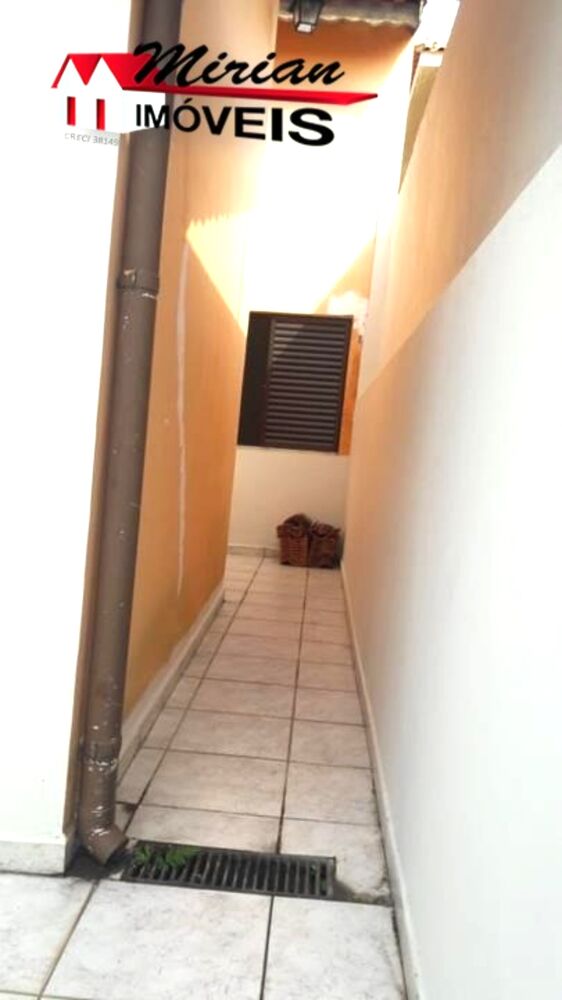Casa à venda com 3 quartos, 250m² - Foto 11