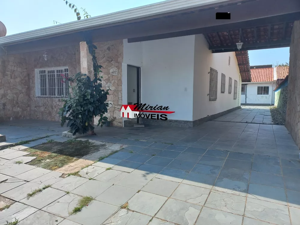 Casa à venda com 2 quartos, 160m² - Foto 1