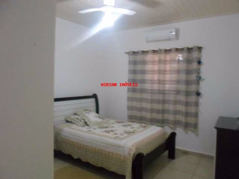 Casa à venda com 3 quartos, 235m² - Foto 3