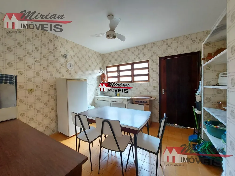 Casa, 3 quartos, 250 m² - Foto 1
