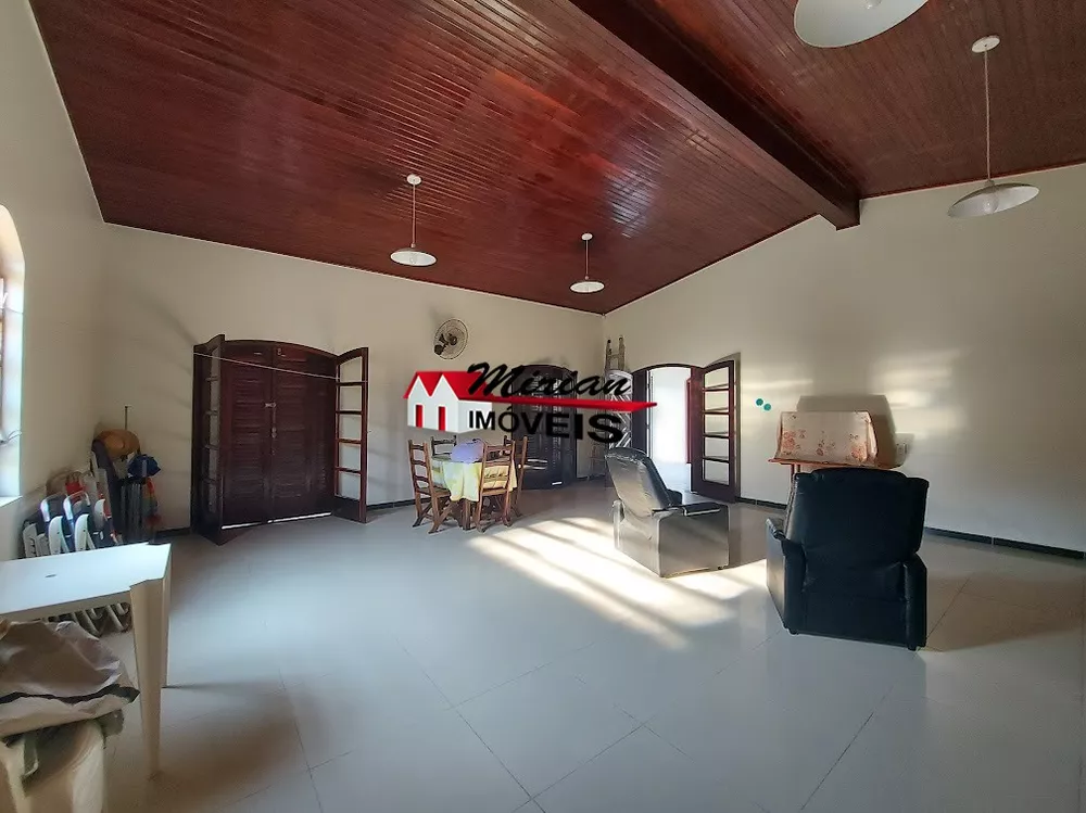 Casa à venda com 5 quartos, 240m² - Foto 7