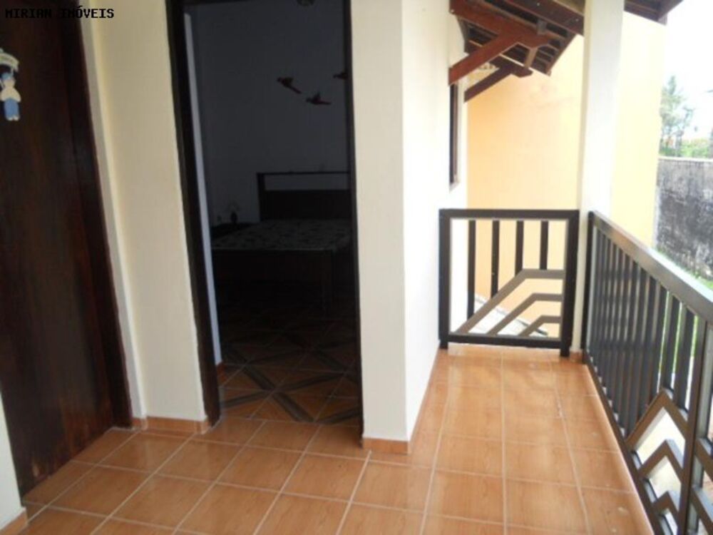Casa à venda com 6 quartos, 350m² - Foto 1