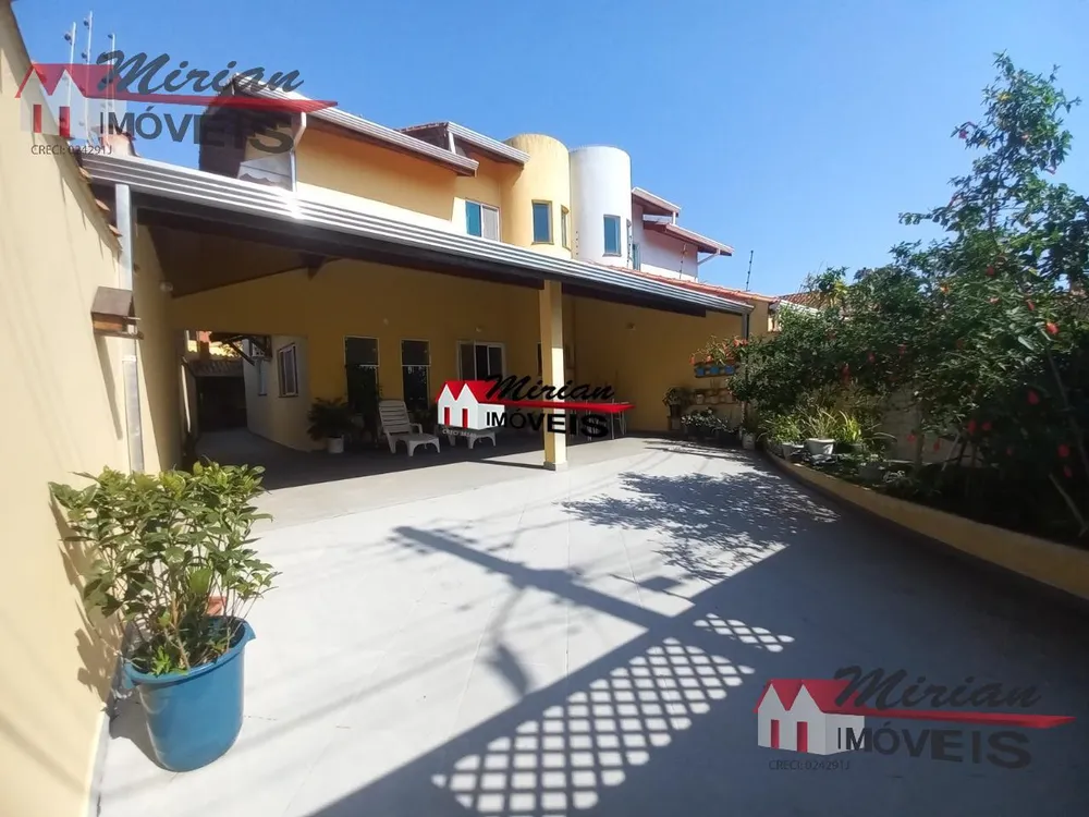 Sobrado, 3 quartos, 186 m² - Foto 1