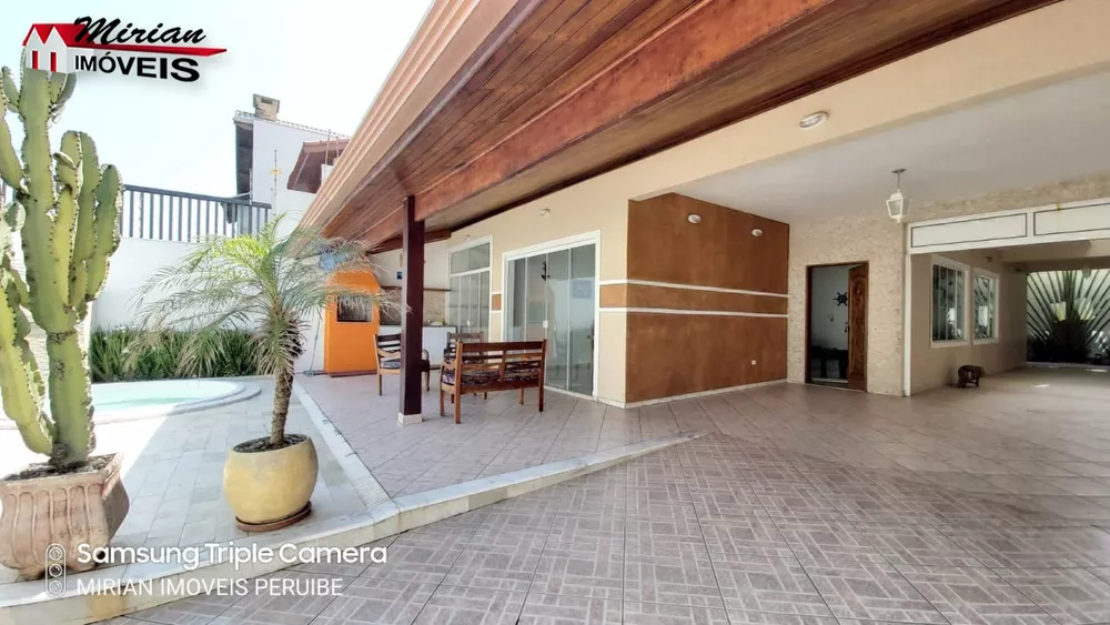 Sobrado à venda com 4 quartos, 220m² - Foto 1