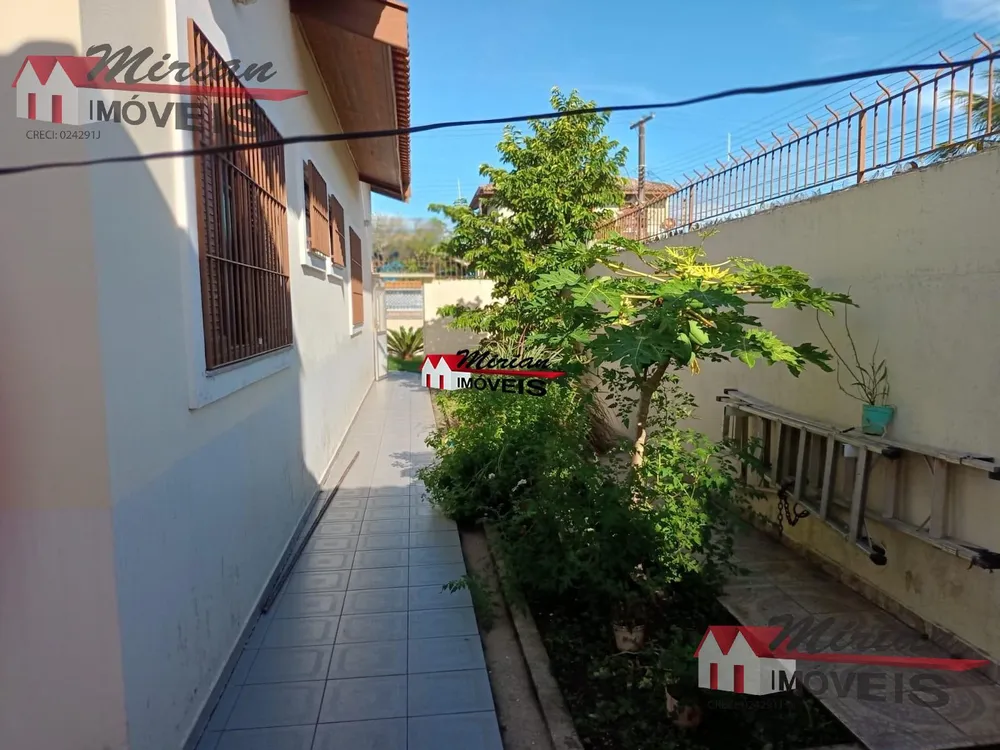 Casa, 3 quartos, 311 m² - Foto 1