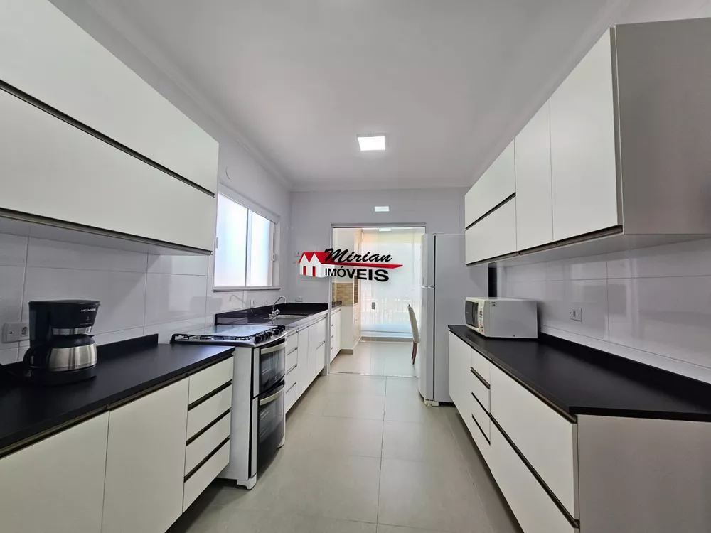 Apartamento à venda com 3 quartos, 130m² - Foto 4