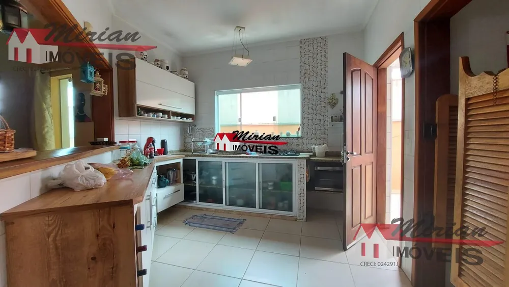 Casa, 3 quartos, 270 m² - Foto 4
