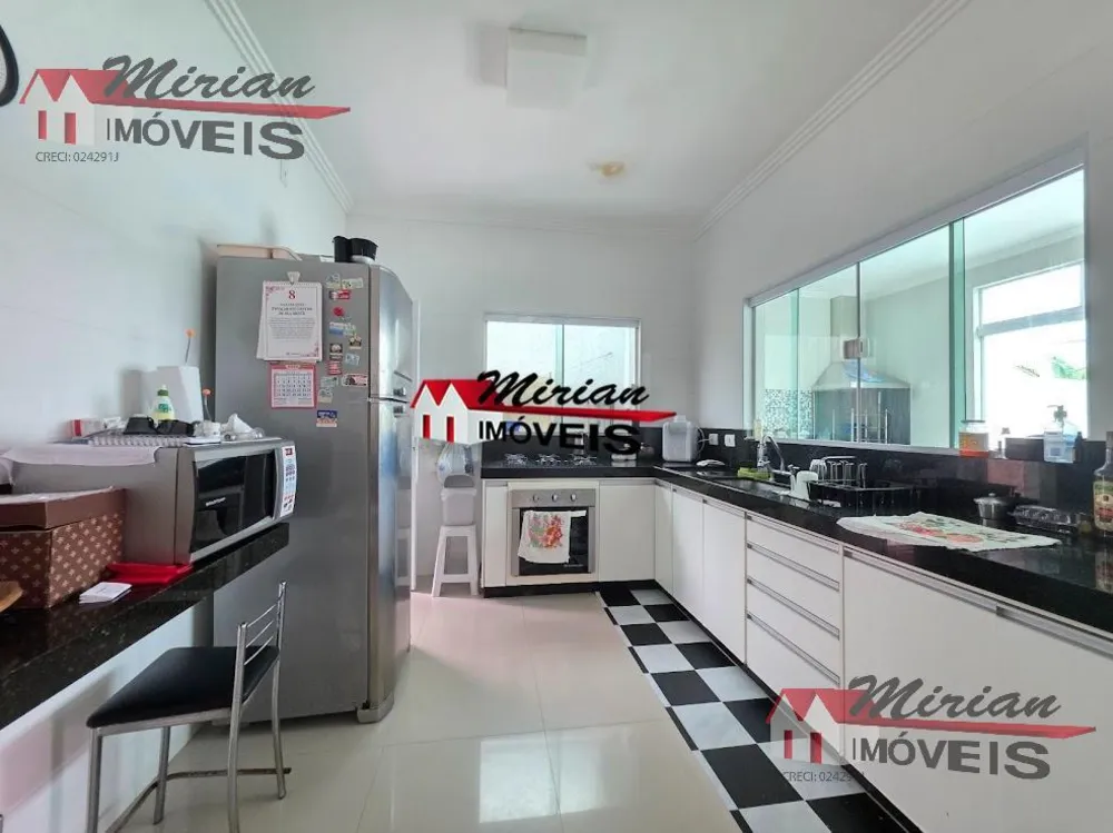 Casa, 3 quartos, 250 m² - Foto 9